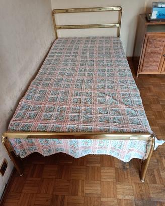 Letto singolo in ottone