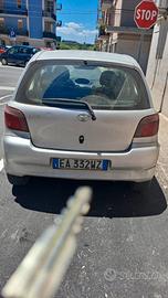 TOYOTA Yaris - 2001