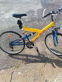 Mountain Bike 26" Biammortizzata da revisionare