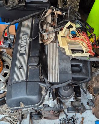 Motore e cambio BMW 325 M54B25 192cv ottime condiz