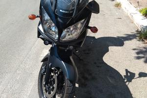 Moto Suzuki 