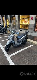 Scooter - 125  Symphony ST