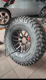 Gomme BF GOODRICH Km3 37 12.50 R17 più cerchi