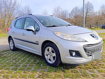Peugeot 207 sw gpl con motore danneggiato 
