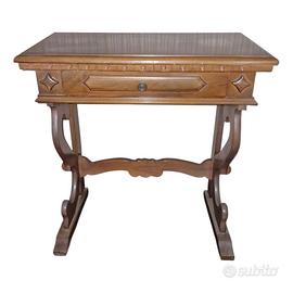 Mobiletto Antico in Legno di Noce con Cassetto