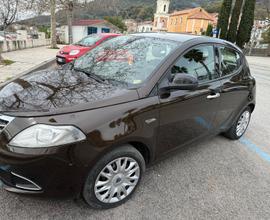 Lancia ypsilon 1.3 95 cv anno 2012