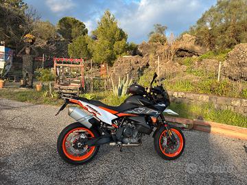KTM 890 smt