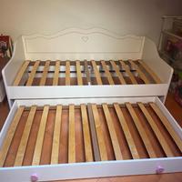 Letto bambini estraibile con due letti come nuovo