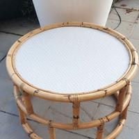 Tavolino in vimini rivestito di carta da parati