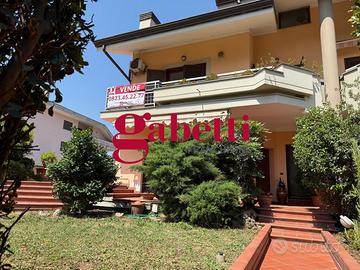 Villa a schiera Caserta [Cod. rif 3244894VRG]