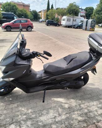 Suzuki Burgman 400