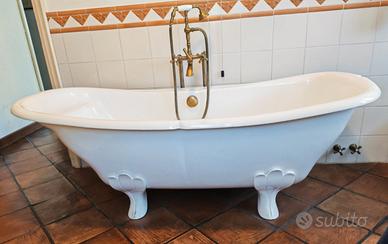 Vasca da bagno vintage in ghisa 