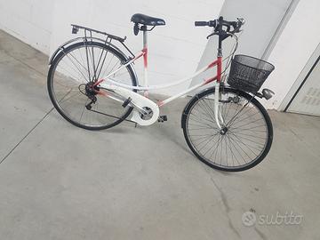 bicicletta con le ruote da D 28 pollici 