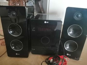 Lettore CD e radio stereo con due amplificatori