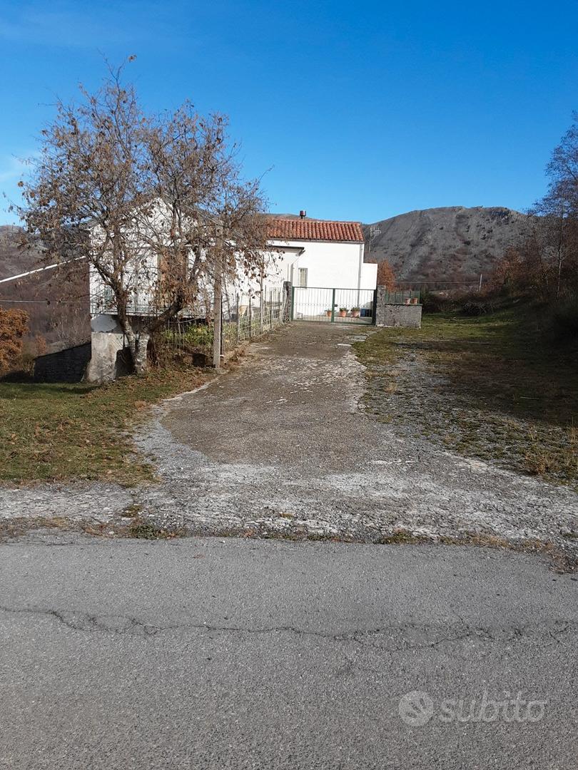 Casa in campagna più terreno e bosco - Vista 4