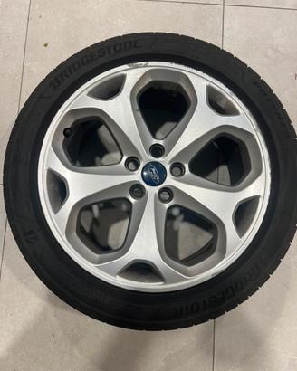 Gomme 235x 45 R18 con cerchi titanium ford mondeo