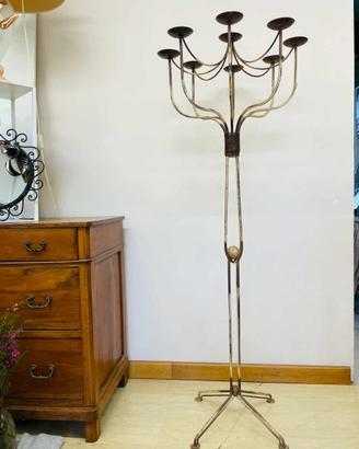 Candelabro in ferro battutto