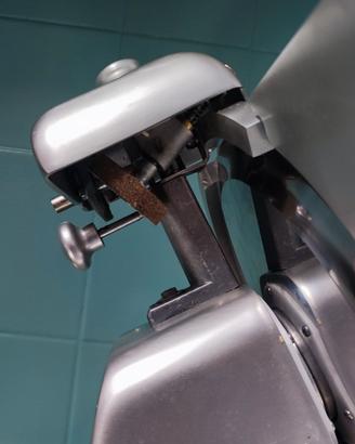 affettatrice semiprofessionale 