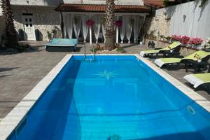 Licola -appartamento in villa con piscina