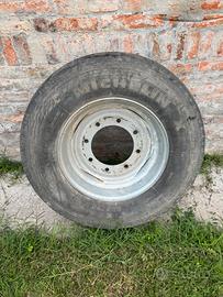 Gomma Michelin XZE2 285/70 R19.5