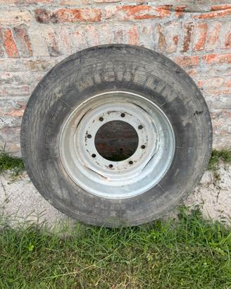 Gomma Michelin XZE2 285/70 R19.5