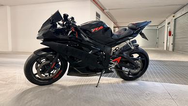 Yamaha R6 modifica codino più corto.