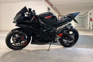 Yamaha R6 modifica codino più corto.
