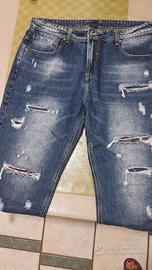 pantalone jeans blu e nero + pinocchietto bianco