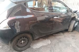 lancia Ypsilon ibrida 2021 fulll 