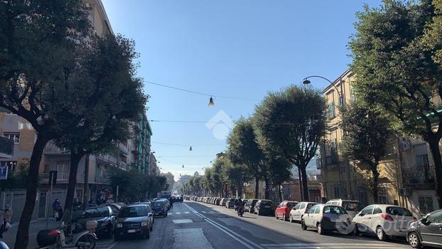 2 LOCALI A NAPOLI