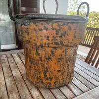 Pentola in rame antica