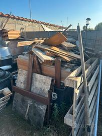 Gratis due ceste di legna per camino o stufe