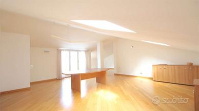 Cassano D'Adda - ELEGANTE ATTICO DUPLEX IN CENTRO