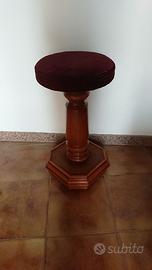 Sgabello in noce massello