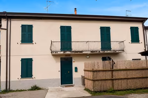 Abitazione 192 mq abitabile ma da ristr