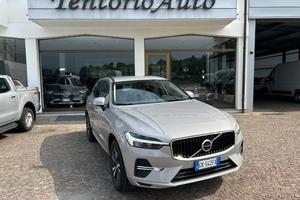 VOLVO XC60 B4 (d) AWD automatico MOMENTUM