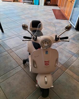 vespa elettrica giocattolo