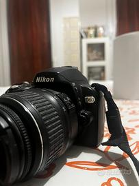 Nikon reflex digitale con obiettivo 18–55mm
