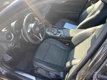 Alfa Romeo Giulia 2.2 t B-Tech 190cv diesel