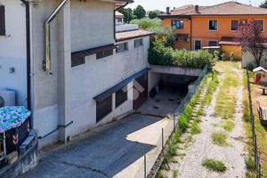 MAGAZZINO A PUEGNAGO SUL GARDA