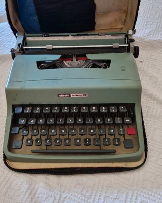 macchina da scrivere Olivetti lettera 32