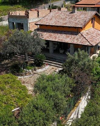Villa di 170 m² con 4 locali a Giungano