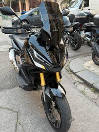 Honda X-ADV 750  in Eccellenti condizioni