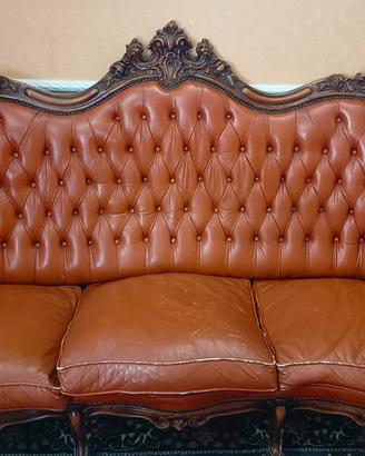 divano vintage in legno e vera pelle 