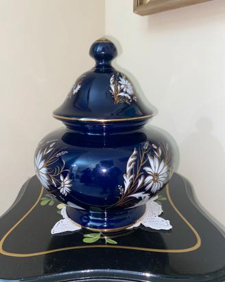 vaso in porcellana con coperchio d’epoca