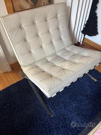 Poltrona Barcellona + poggiapiedi originale