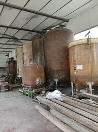 Lotto di botti per vinificazione