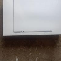 MacBook Air 13” chip M2 16gb SSD256gb