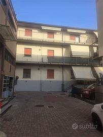 CARIMATE montesolaro affittiamo TRILOCALE arredato
