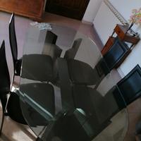 Tavolo moderno.